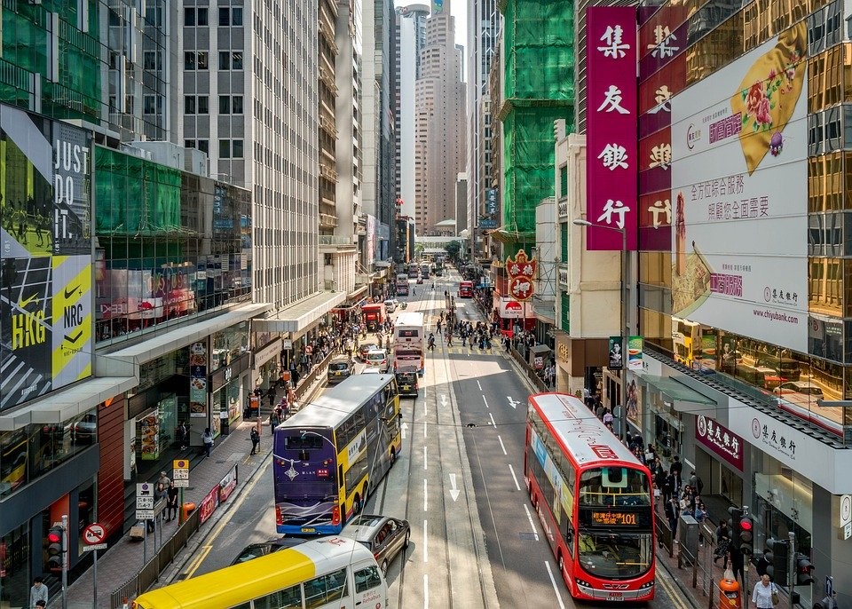 注册香港公司+银行开户需要本人去香港吗？